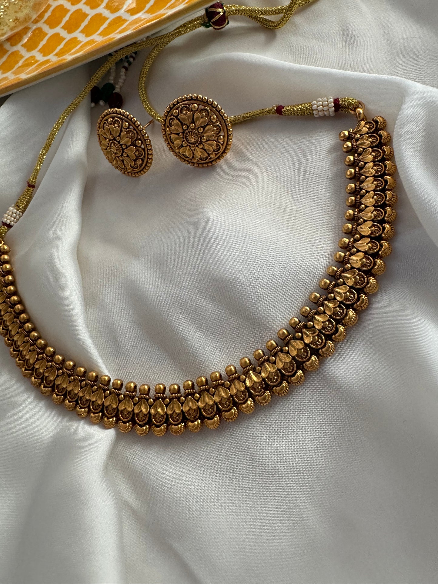 FMC1040 - Antique Golden Necklace