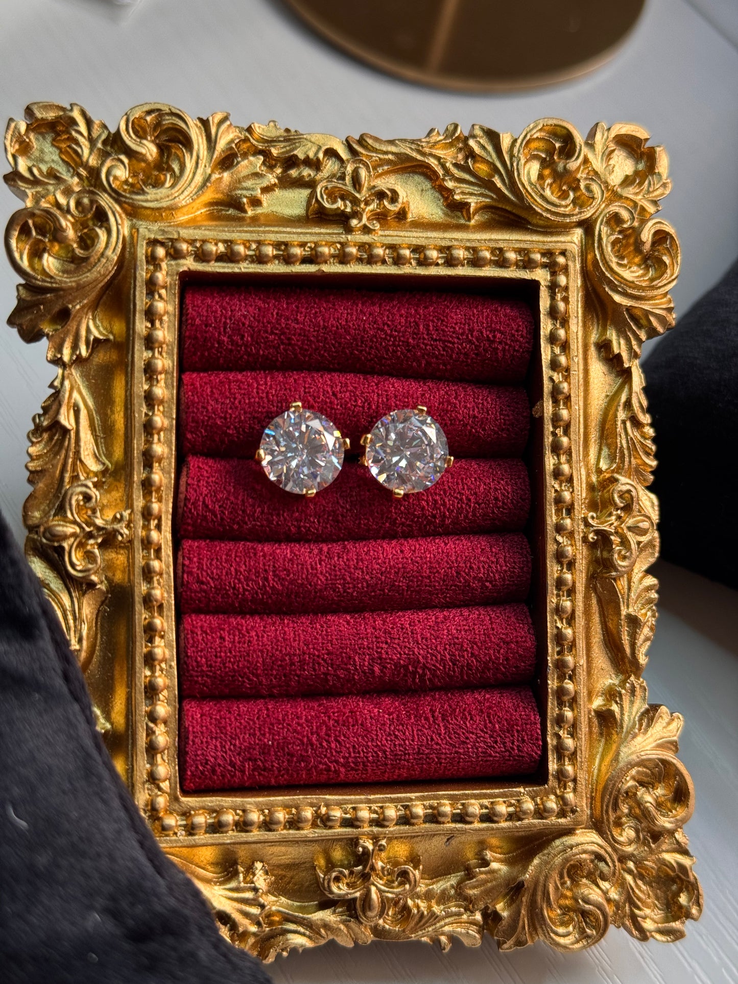 FMC501 - Solitaire Style Studs