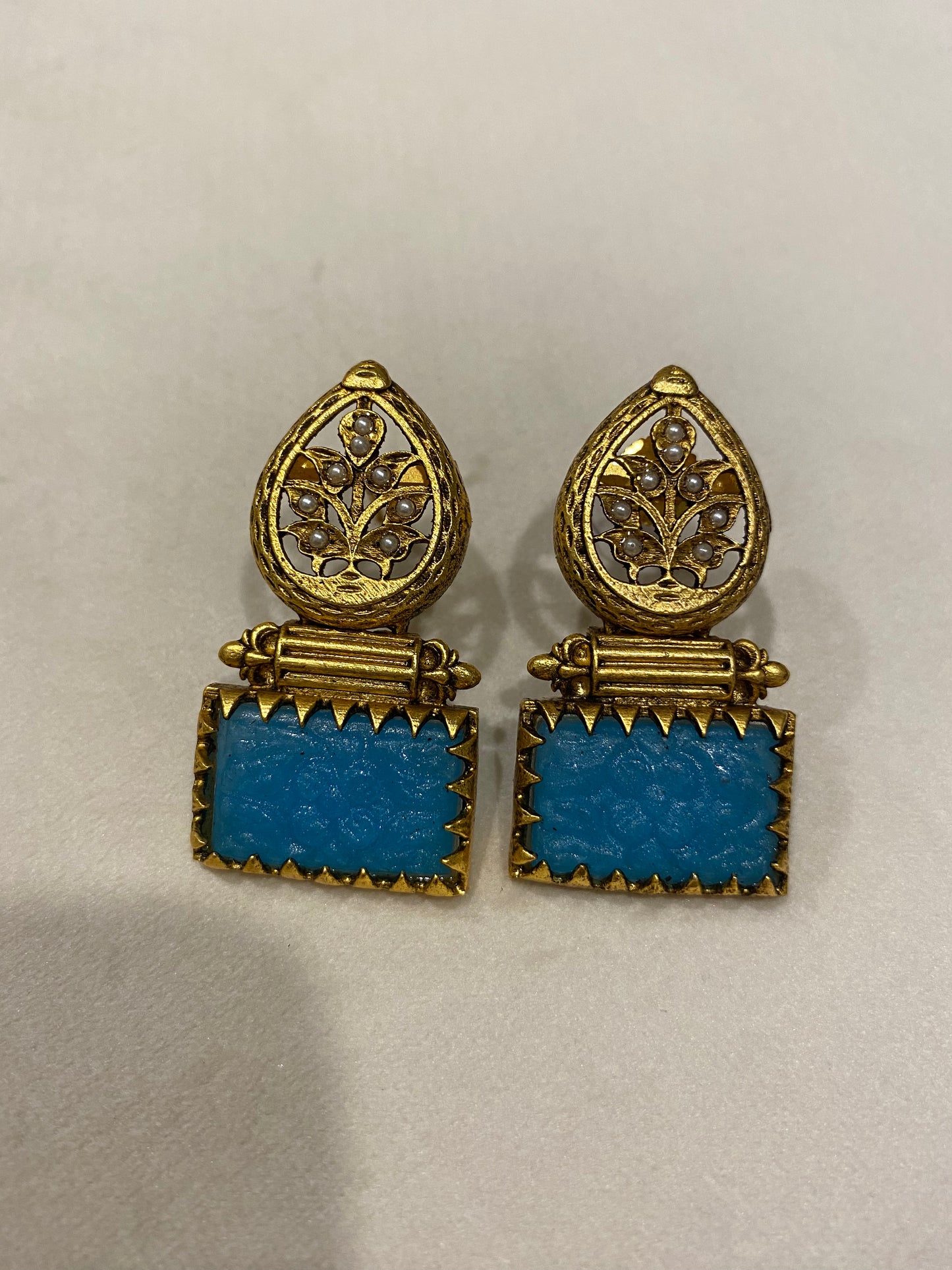 FMC1159 - Amarpali (Golden) Earrings