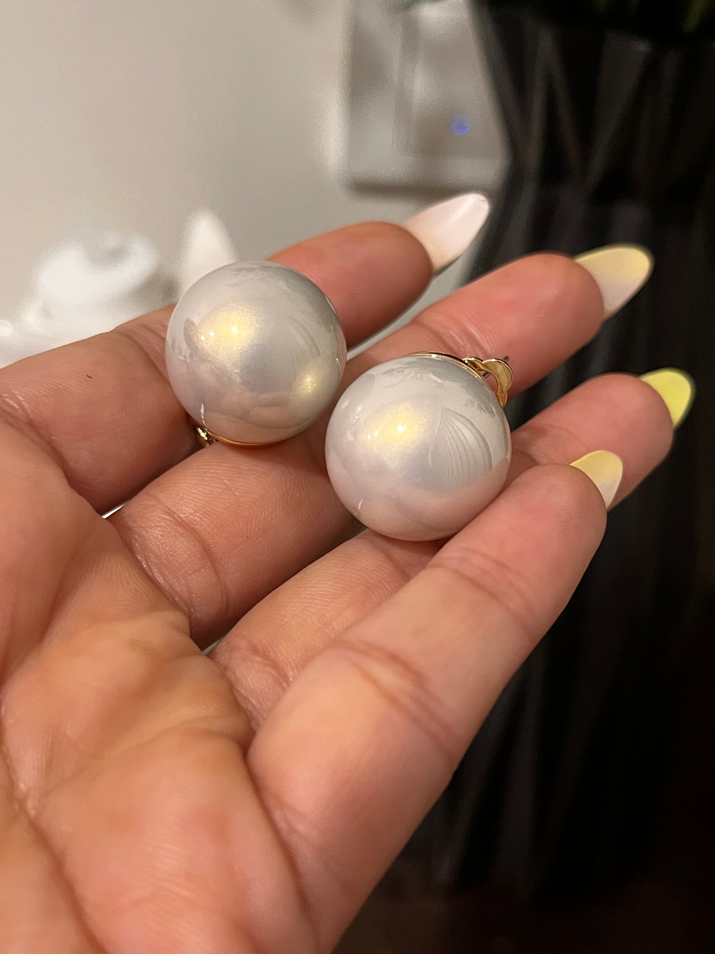 PEARLA - Stud Earrings