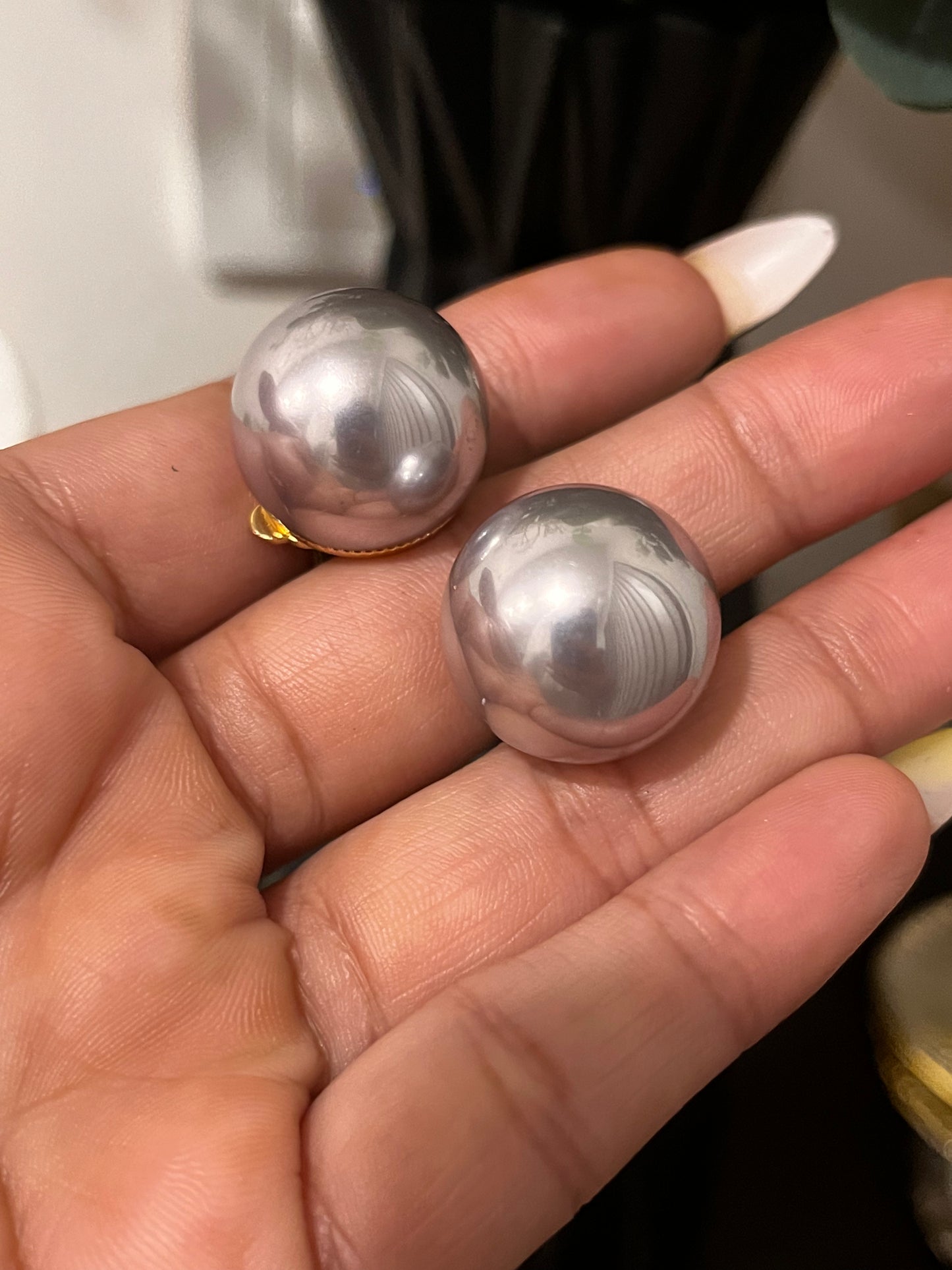 PEARLA - Stud Earrings