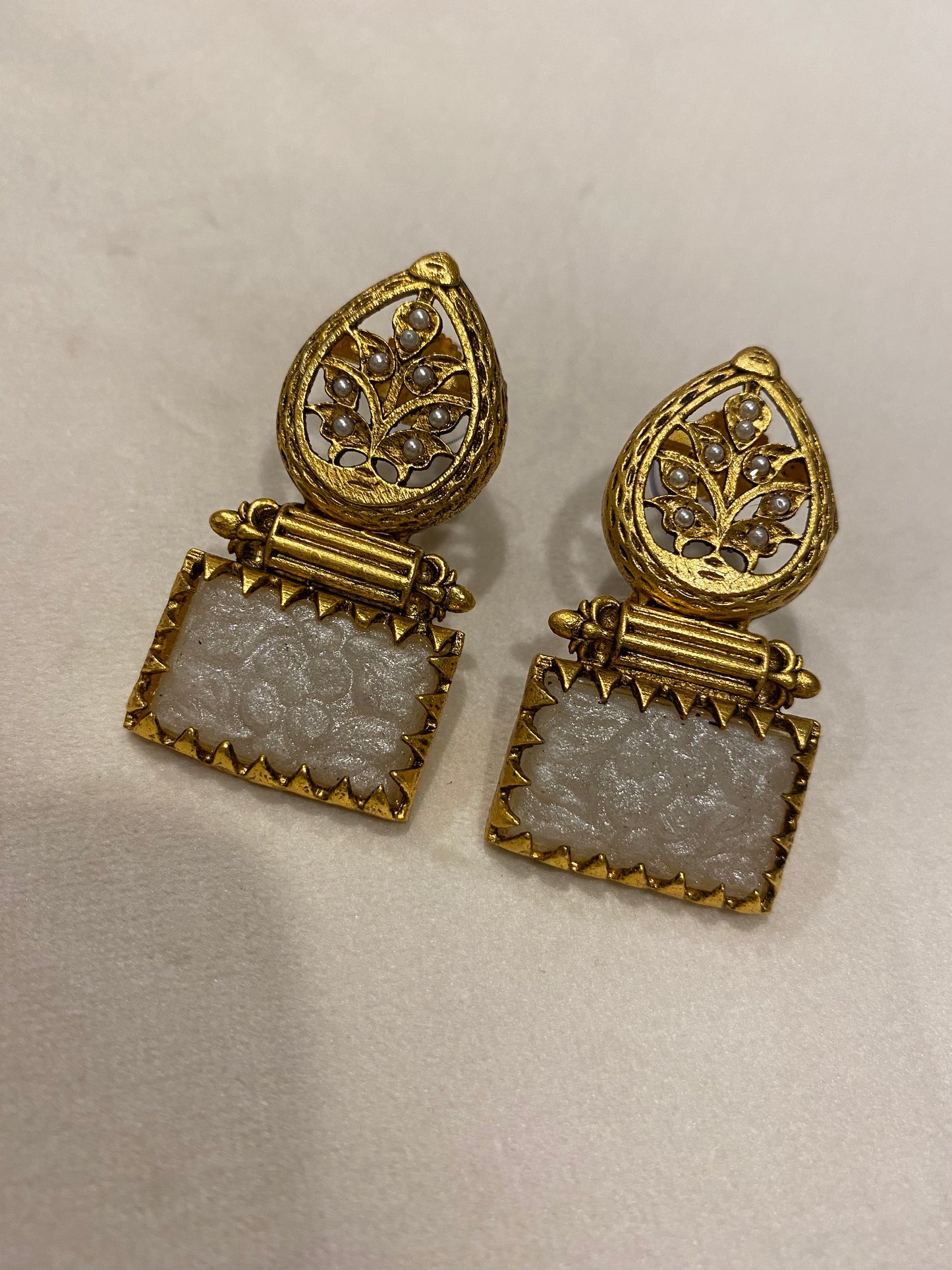 FMC1159 - Amarpali (Golden) Earrings